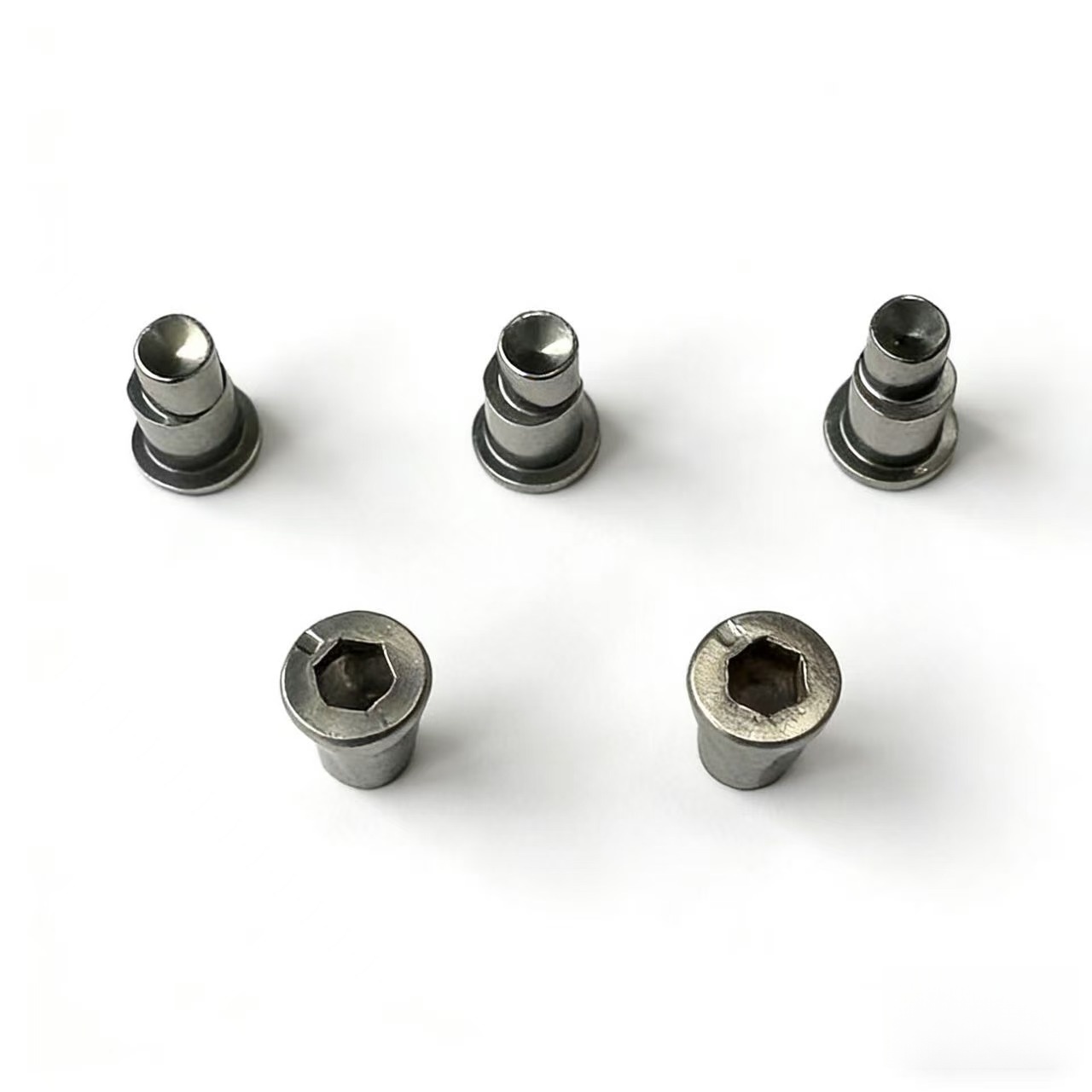 180度隐形铰链偏心钉